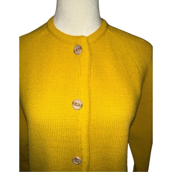 60’s VINTAGE Mustard Yellow Wooden Button Grandma Cardigan - Picture 2 of 6